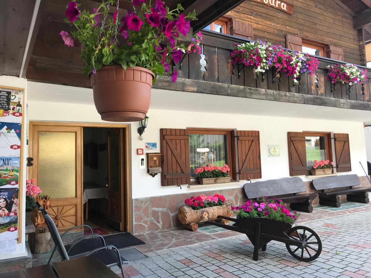 Garni La Vara Corvara In Badia Kültér fotó