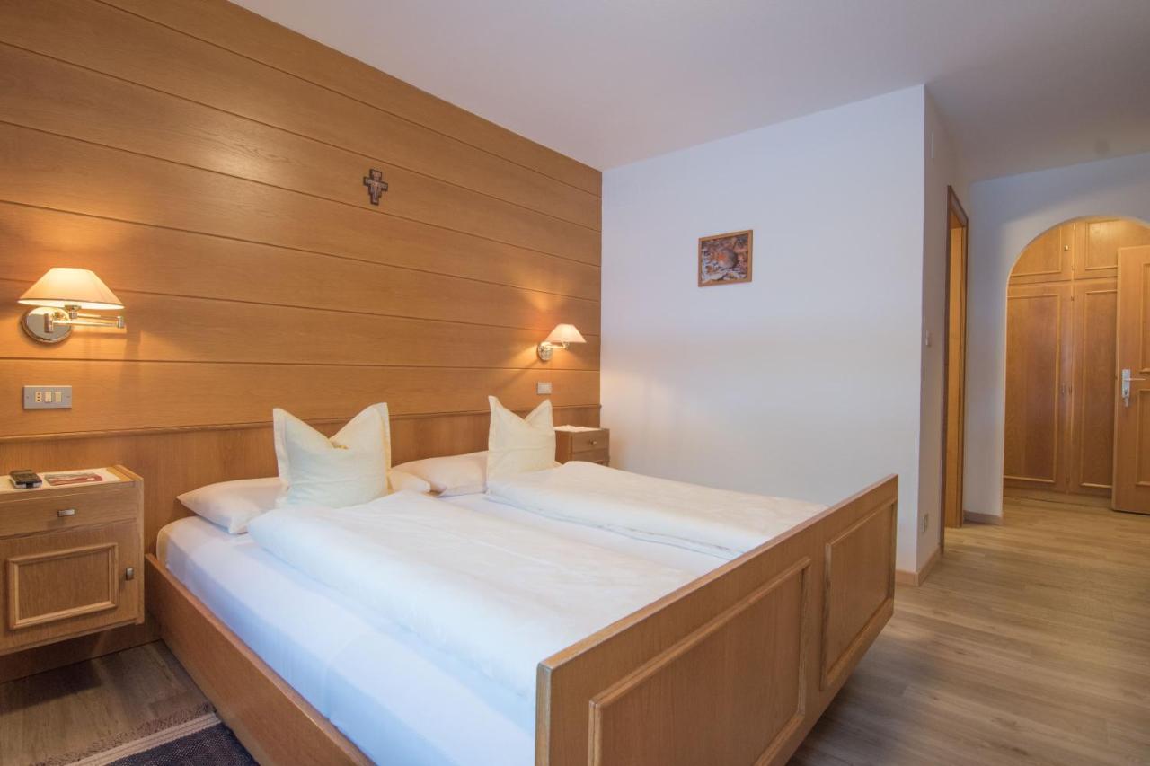 Garni La Vara Corvara In Badia Kültér fotó