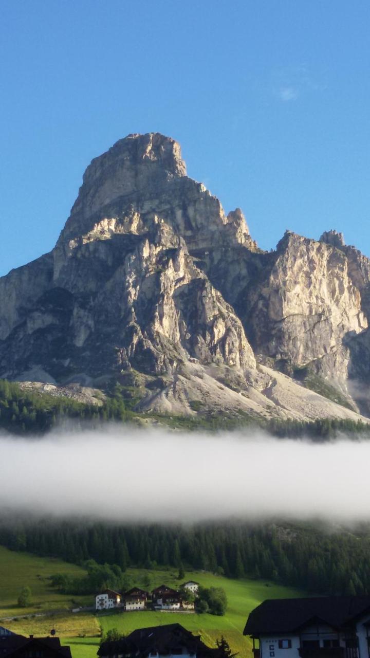 Garni La Vara Corvara In Badia Kültér fotó