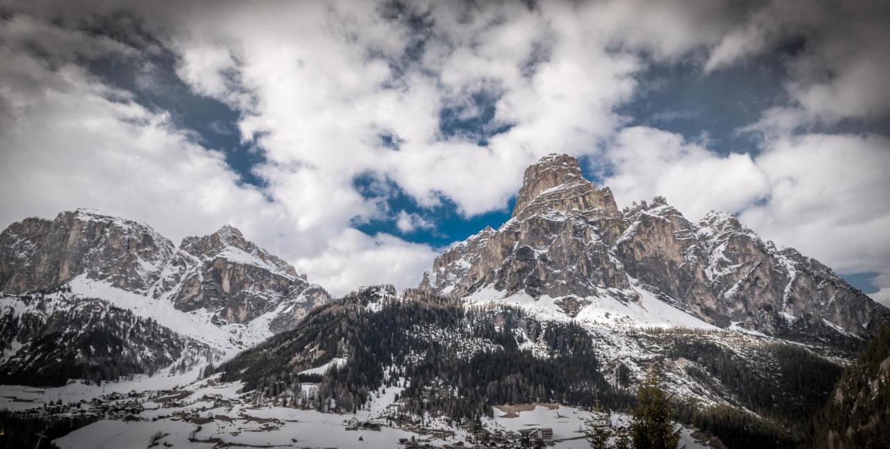 Garni La Vara Corvara In Badia Kültér fotó