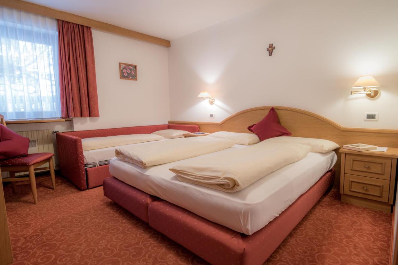 Garni La Vara Corvara In Badia Kültér fotó