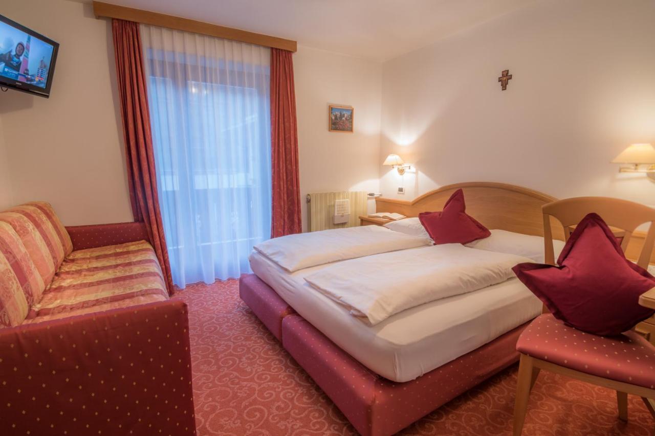 Garni La Vara Corvara In Badia Kültér fotó