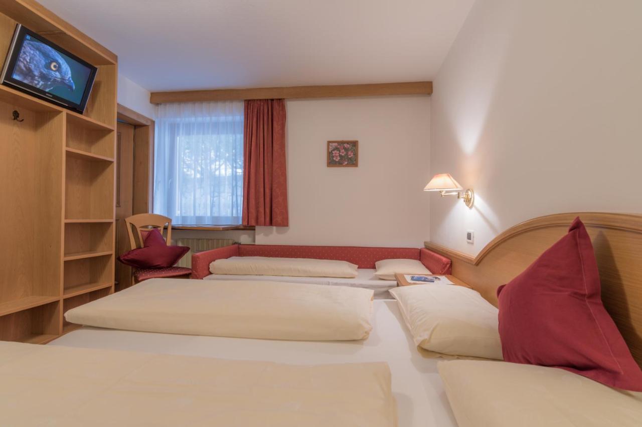 Garni La Vara Corvara In Badia Kültér fotó