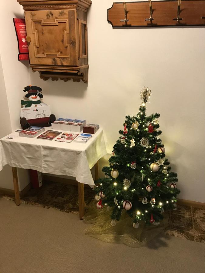 Garni La Vara Corvara In Badia Kültér fotó
